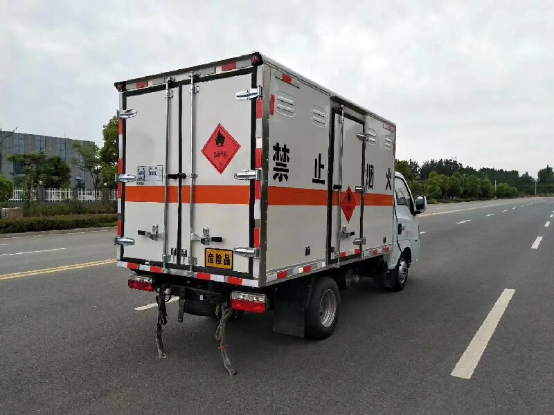 上海到平?jīng)鲐涍\公司